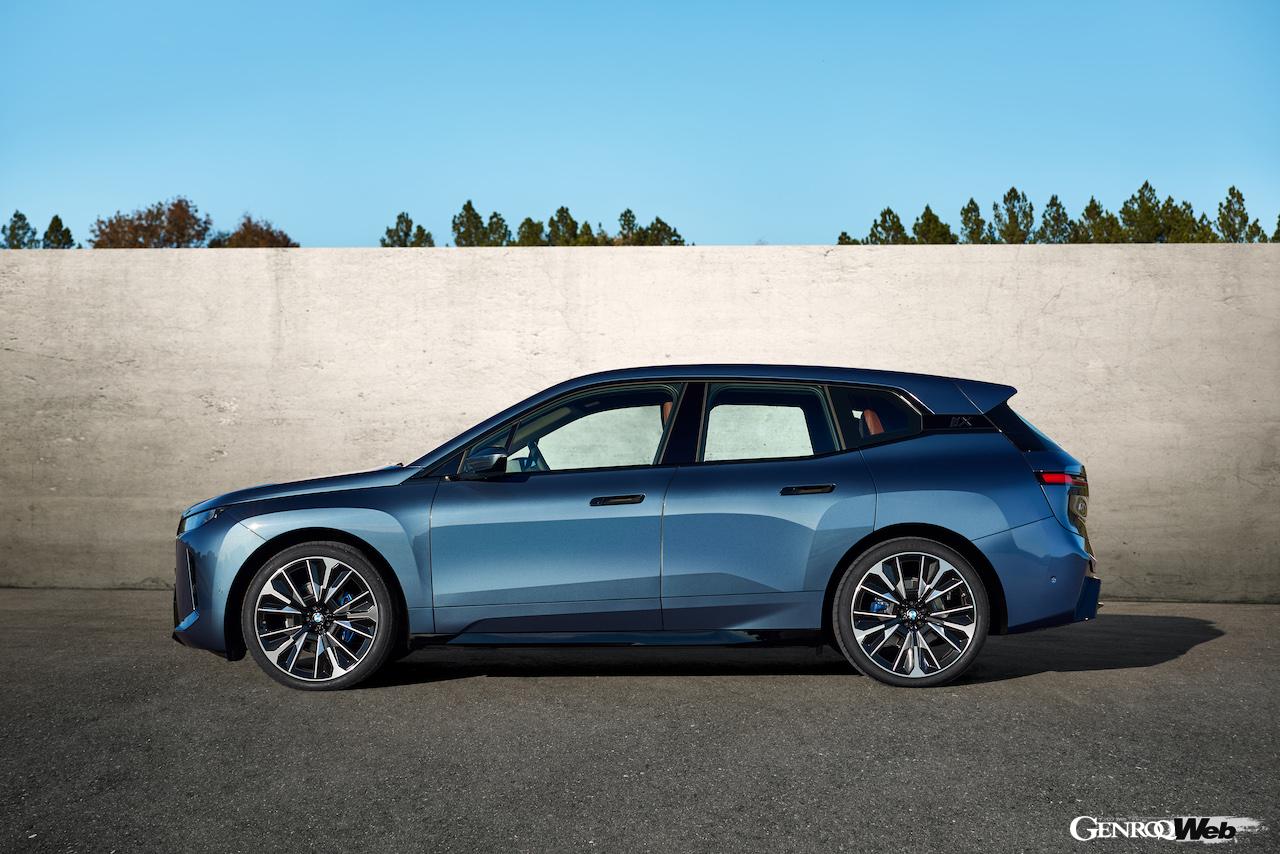 フル電動クロスオーバー「BMW iX」改良新型のエクステリア。