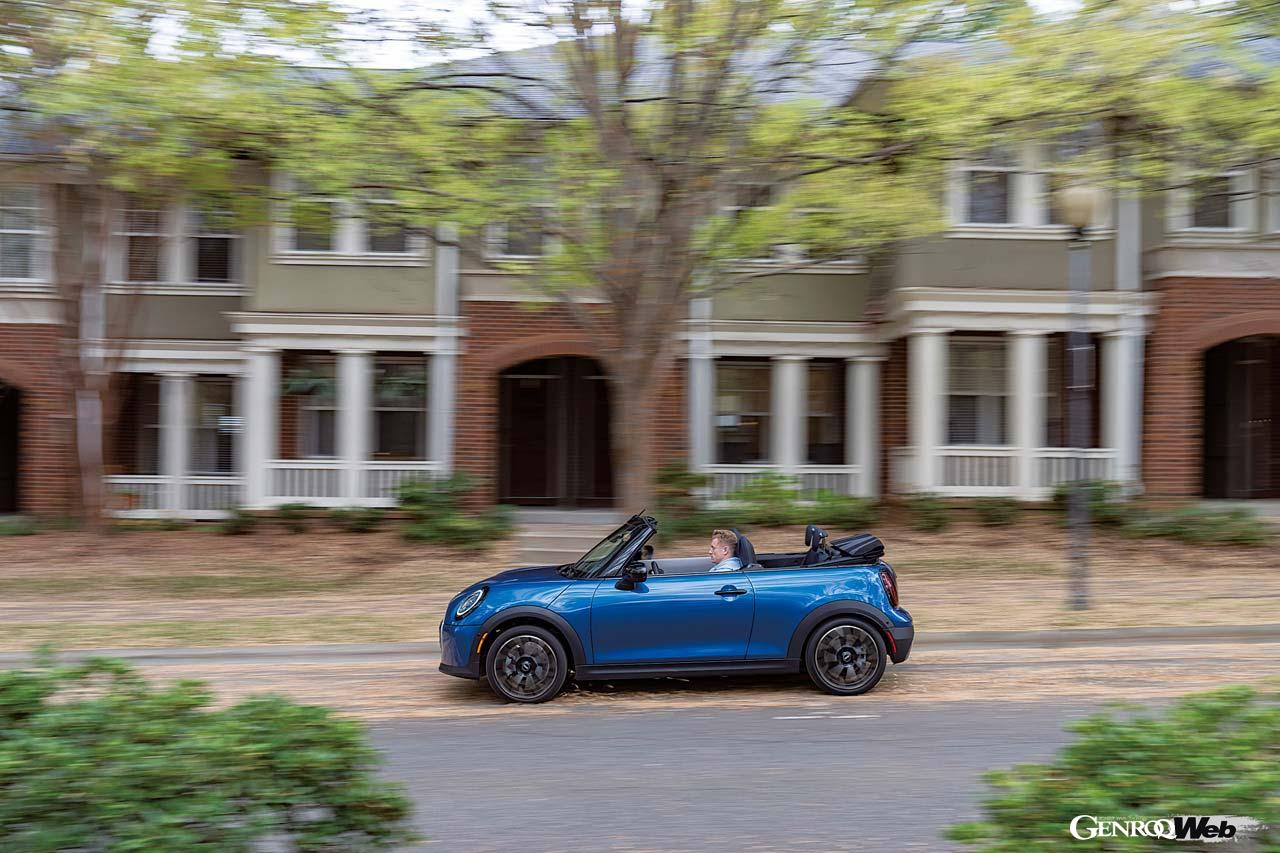 クーパー・コンバーチブルSはグリップバランスに優れたピレリ・シンチュラートP7を履きこなしていた。