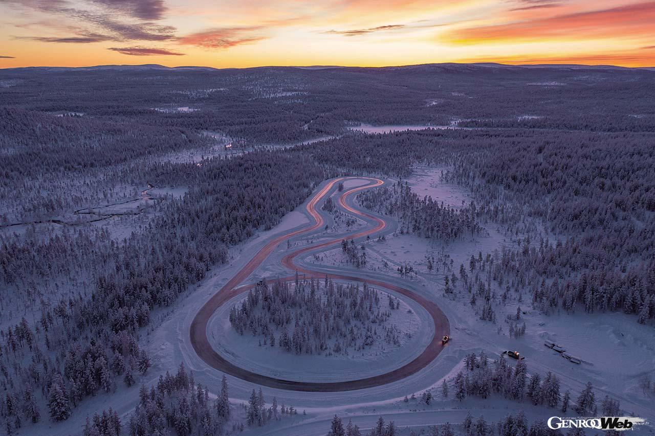 フィンランド北極圏のイヴァロにある冬季試験場、ホワイトヘル。700ヘクタールという面積を誇り、年間2万本のタイヤを試験しているという。