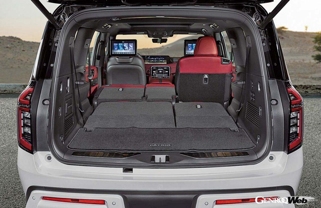 ラゲッジルーム容量は623~2860リットル。エアサスが搭載され車高を自動的に調整するため、荷物の積み下ろしも容易に行うことができる。