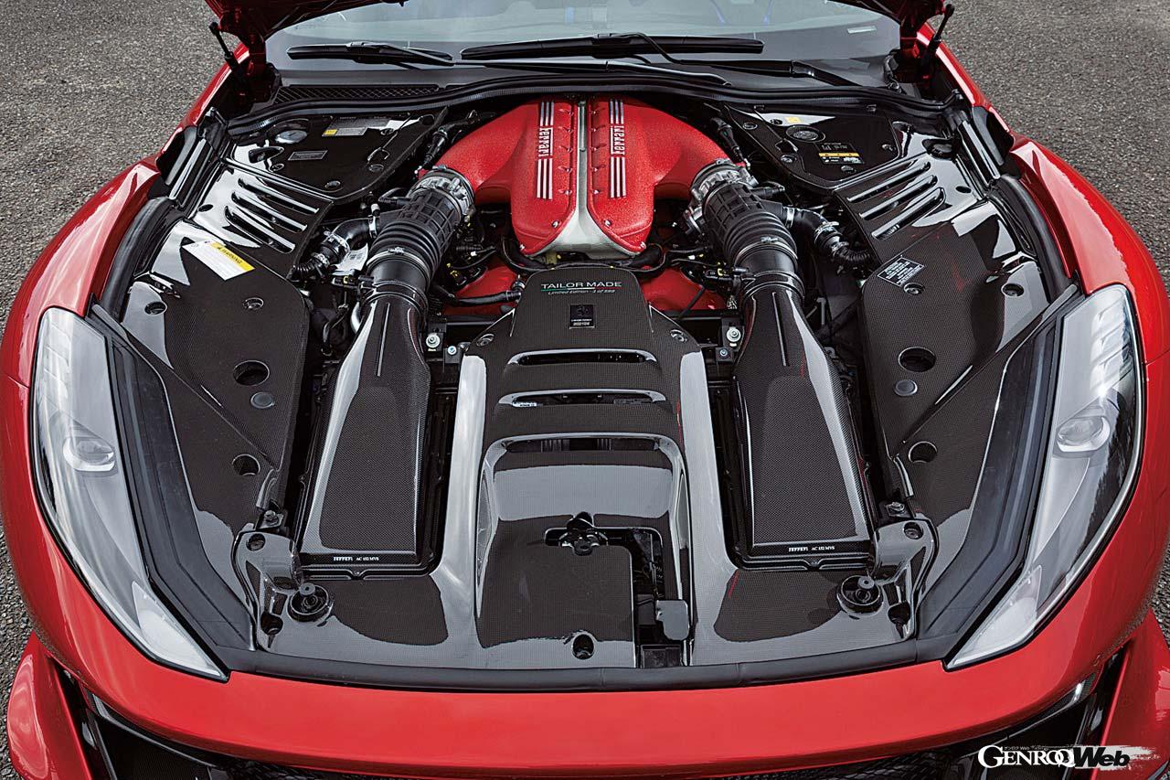 バンク角65度のV12エンジンを最大限進化させたことで830PS/9500rpmを実現。そのサウンドは獰猛かつ官能の極みだ。