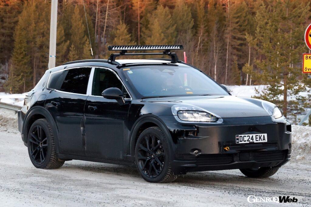 装着しているナンバープレートがイギリスのものであることから、カイエンではなくベントレーと考えられる。