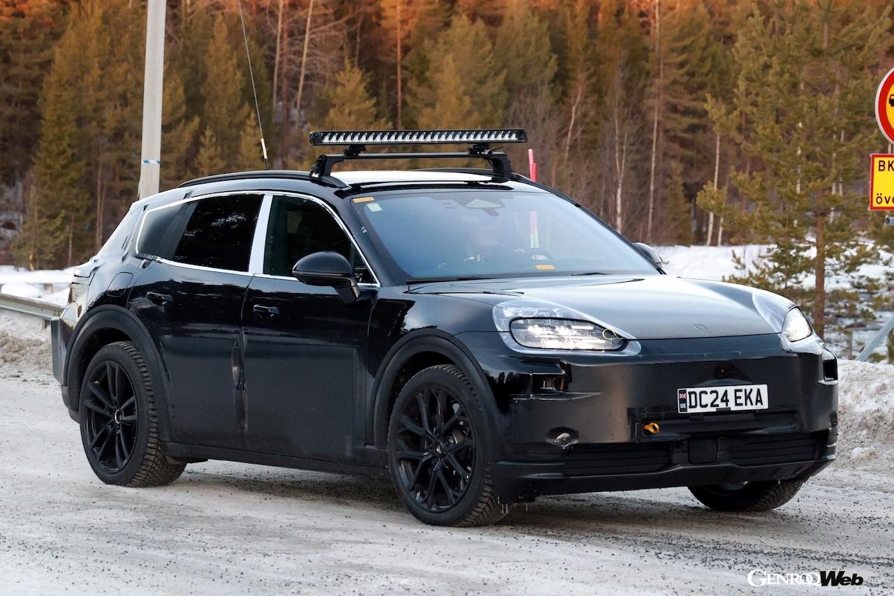 装着しているナンバープレートがイギリスのものであることから、カイエンではなくベントレーと考えられる。