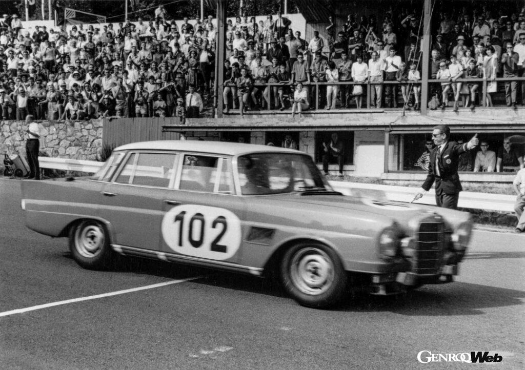 ラリーやレースで活躍した「Mercedes_300_SE」(写真は1963年のもの)。