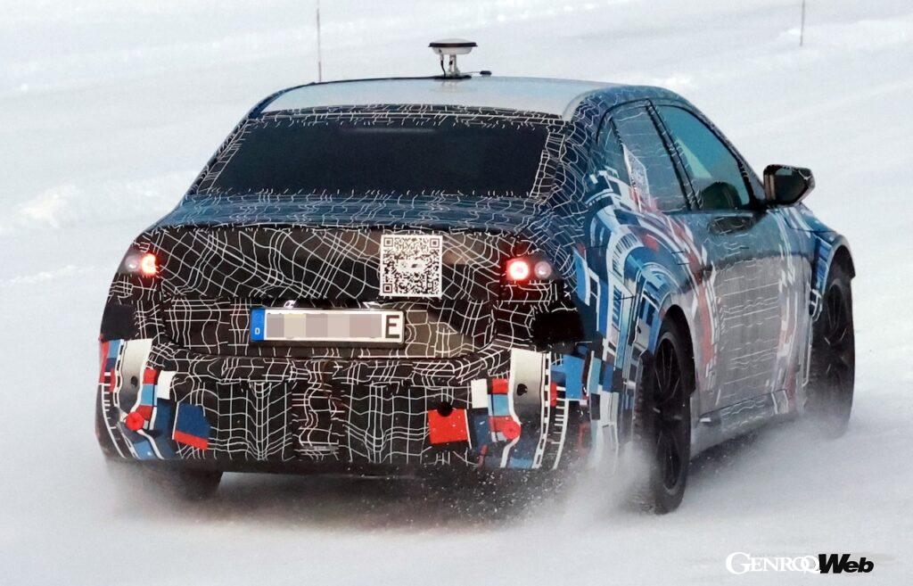 4基のモーターを搭載し、700馬力を超えるとみられる。