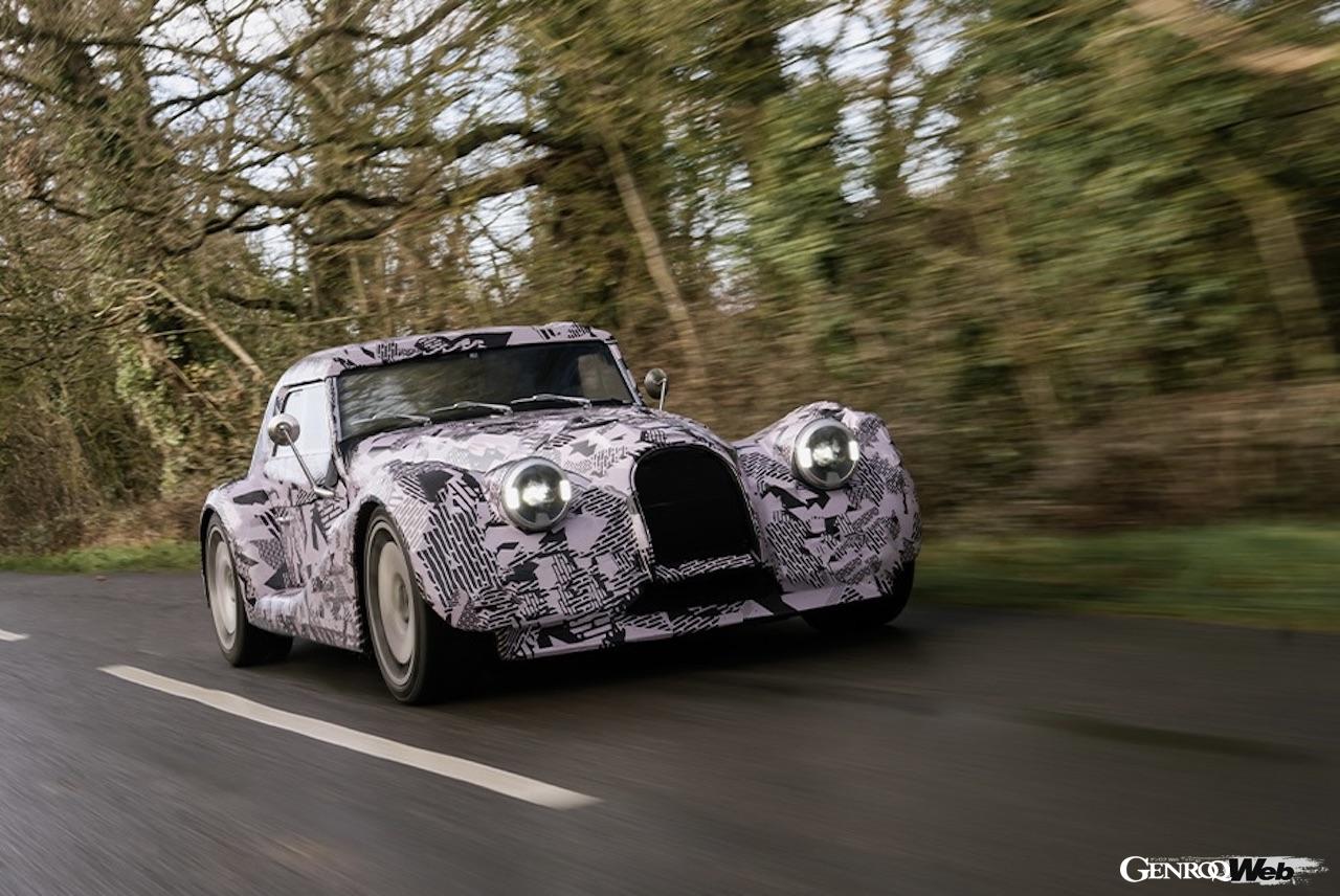 モーガンは、2025年春に発売を予定している新型フラグシップのプロトタイプを、厳重なカモフラージュ偽装が施された状態で公開した。