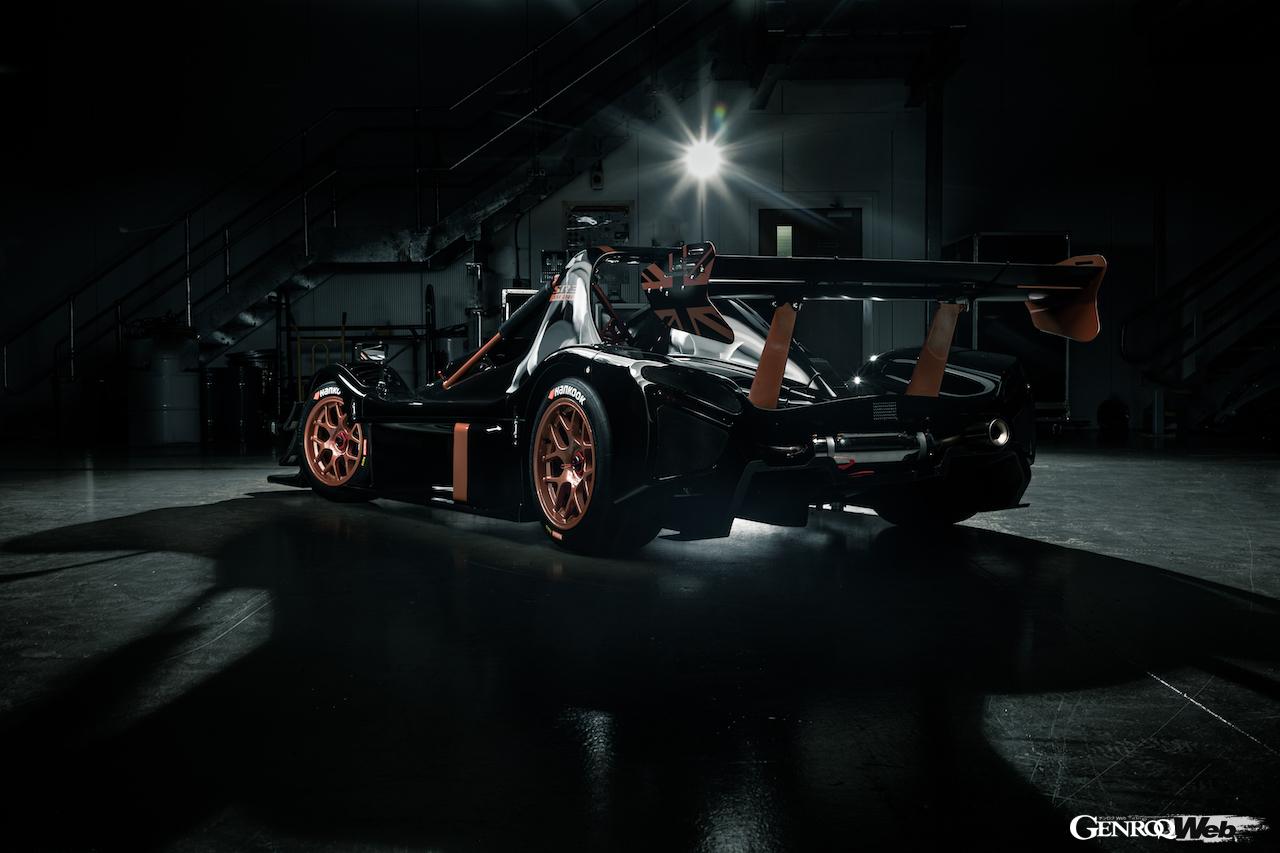 ラディカルのヘリテージをイメージし、ブロンズカラーが施された3000台目の記念車両「SR3 SR3 XXR」。