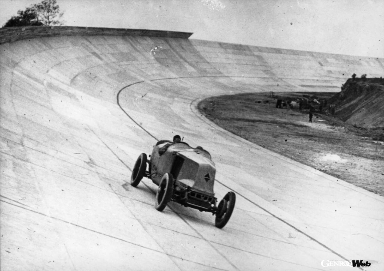 「ルノー フィランテ レコード 2025」のオマージュのベースとなった、1925製「40CV デ・レコーズ（40 CV des Records）」。