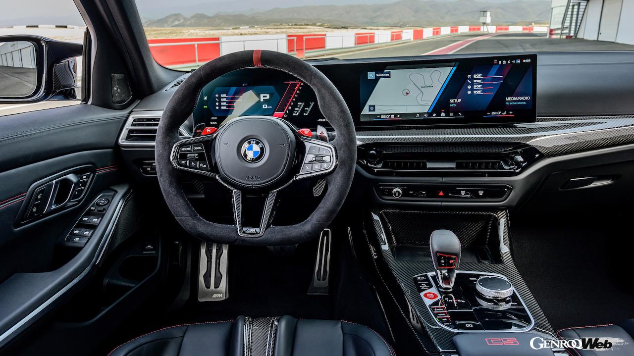 「BMW M3 CS ツーリング」のコクピット。