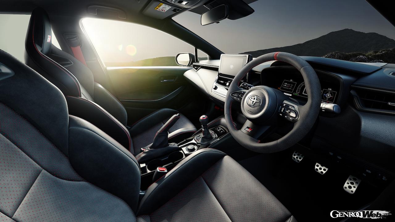 進化型「GRカローラ」のコクピット。