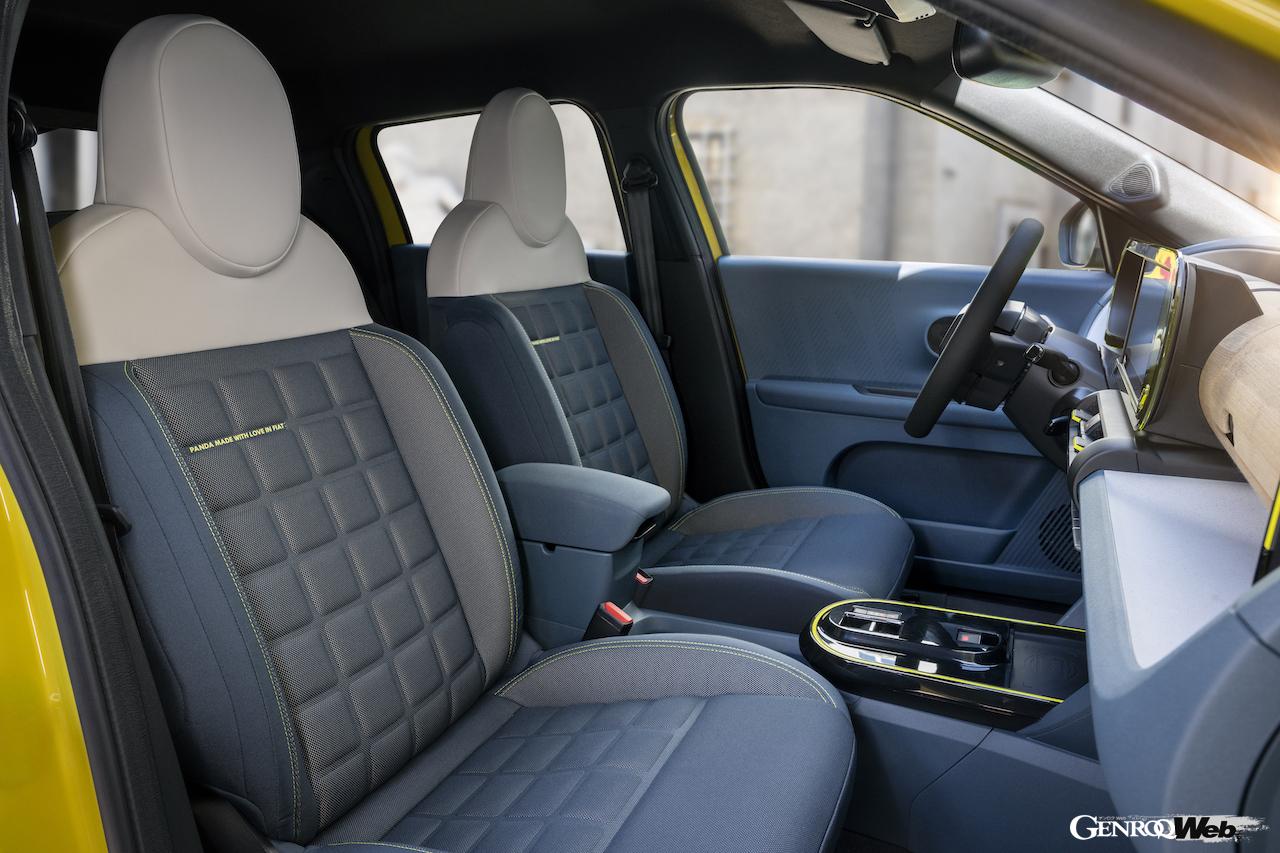 ヨーロッパで2025年3月から販売が開始される、新型「フィアット グランデ パンダ」のインテリア。