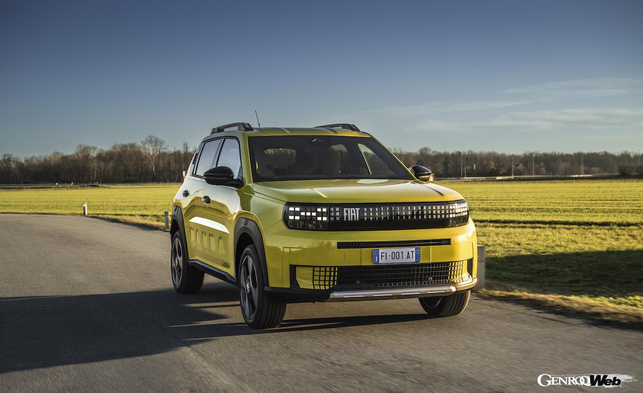 ヨーロッパで2025年3月から販売が開始される、新型「フィアット グランデ パンダ」のエクステリア。