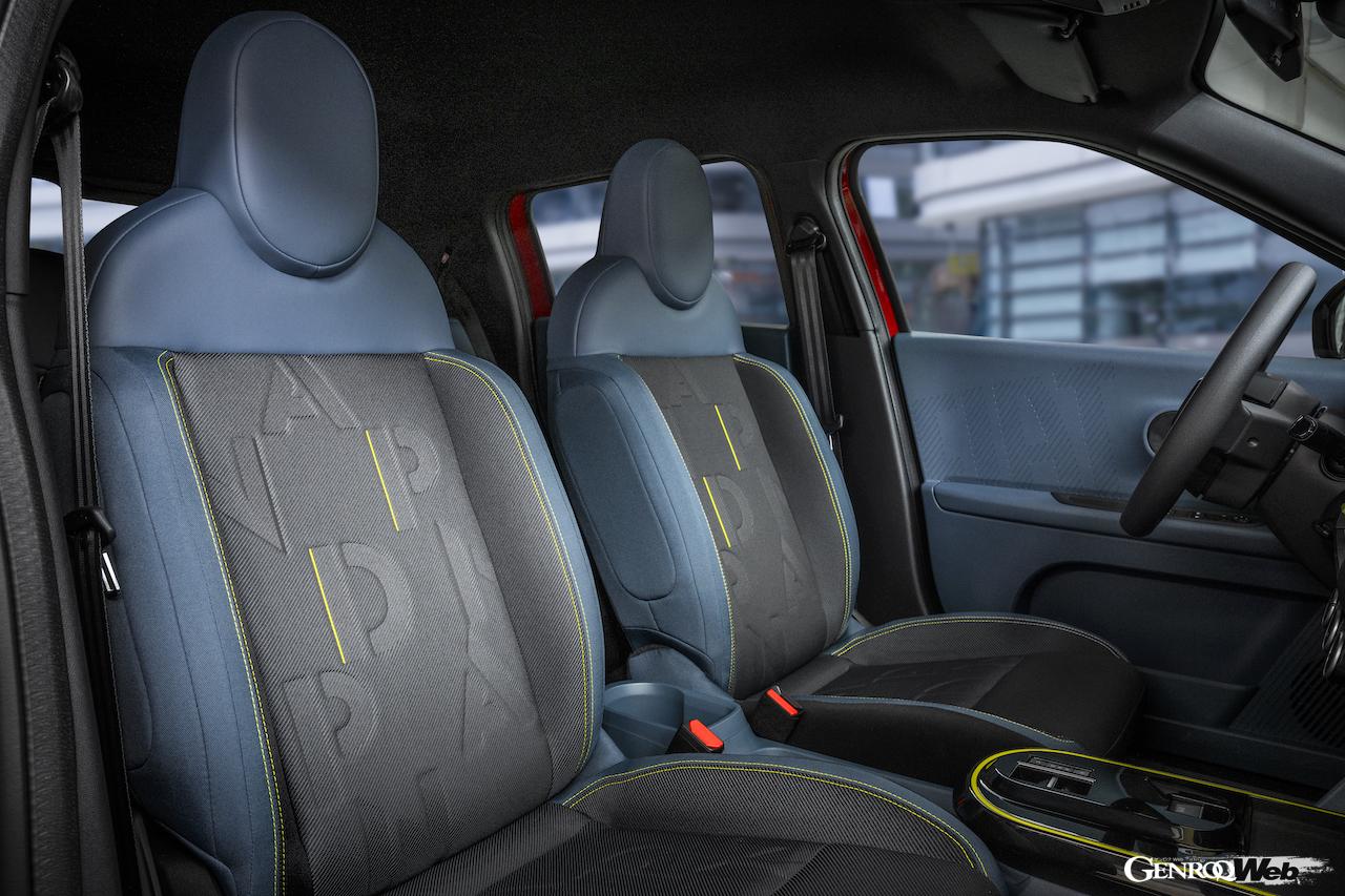 ヨーロッパで2025年3月から販売が開始される、新型「フィアット グランデ パンダ」のインテリア。