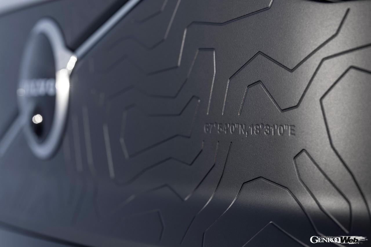 フル電動オフローダー「ボルボ EX30 クロスカントリー」のエクステリア。