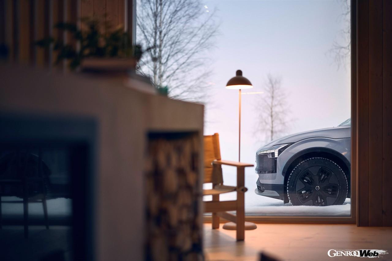 フル電動オフローダー「ボルボ EX30 クロスカントリー」のエクステリア。