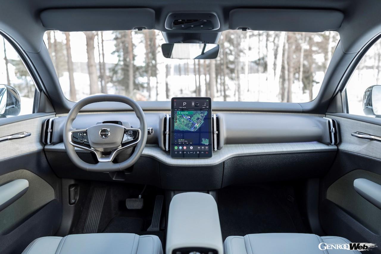 フル電動オフローダー「ボルボ EX30 クロスカントリー」のインテリア。