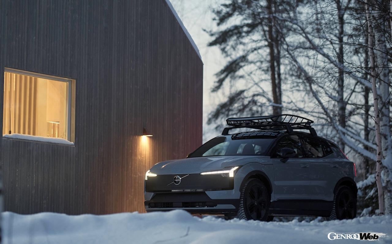 フル電動オフローダー「ボルボ EX30 クロスカントリー」のエクステリア。