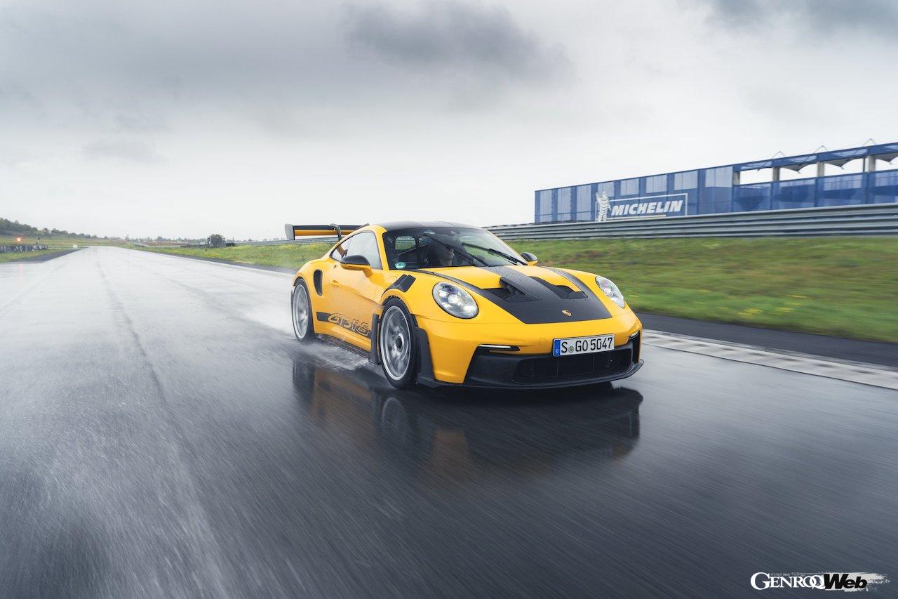 ポルシェとミシュランが共同開発した、「ポルシェ 911 GT3 RS」用ウエットタイヤ、ミシュラン「パイロット スポーツ S 5（Michelin Pilot Sport S 5）」が登場した。