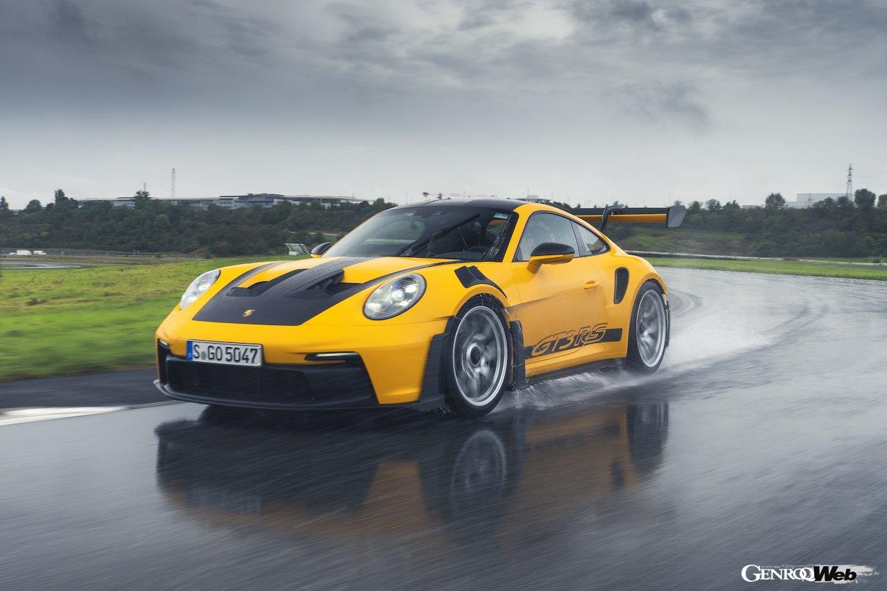 ポルシェとミシュランが共同開発した、「ポルシェ 911 GT3 RS」用ウエットタイヤ、ミシュラン「パイロット スポーツ S 5（Michelin Pilot Sport S 5）」が登場した。