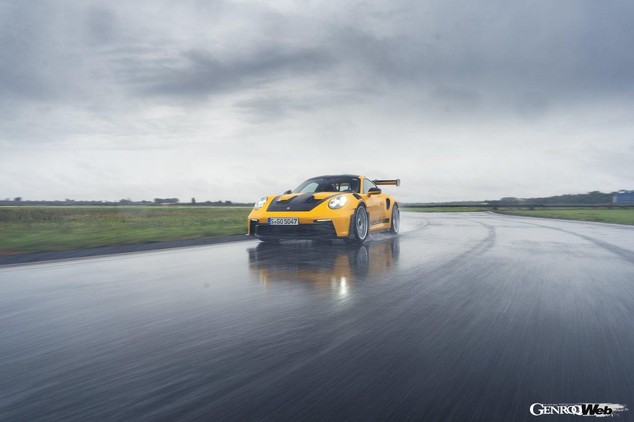 ポルシェとミシュランが共同開発した、「ポルシェ 911 GT3 RS」用ウエットタイヤ、ミシュラン「パイロット スポーツ S 5（Michelin Pilot Sport S 5）」が登場した。