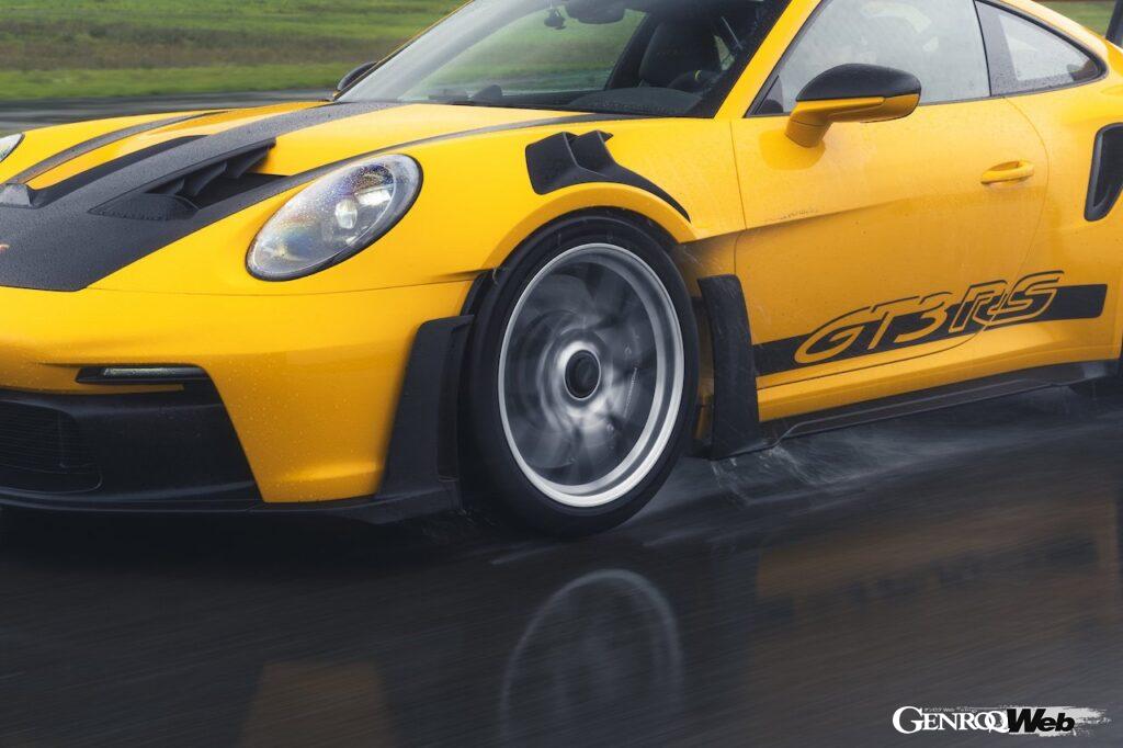 ポルシェとミシュランが共同開発した、「ポルシェ 911 GT3 RS」用ウエットタイヤ、ミシュラン「パイロット スポーツ S 5(Michelin Pilot Sport S 5)」が登場した。