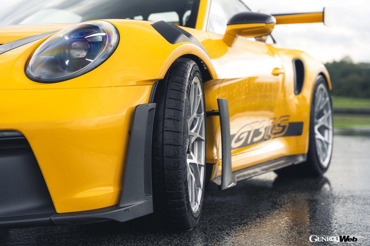 ポルシェとミシュランが共同開発した、「ポルシェ 911 GT3 RS」用ウエットタイヤ、ミシュラン「パイロット スポーツ S 5（Michelin Pilot Sport S 5）」が登場した。