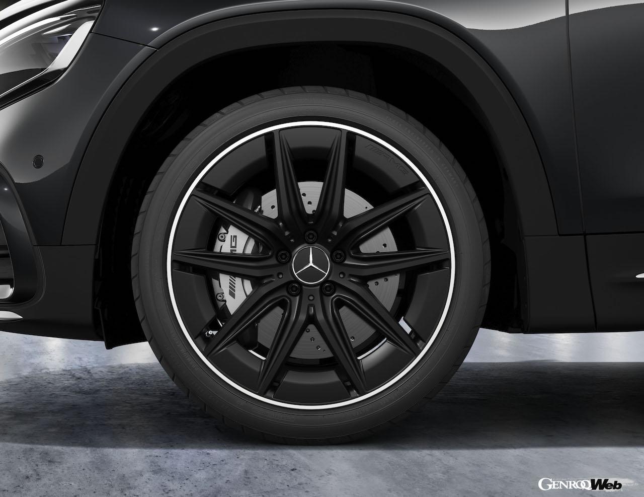 特別仕様車「メルセデス AMG GLB 35 4MATIC Black Masterpiece」に装着される、20インチ・AMG アルミホイール。