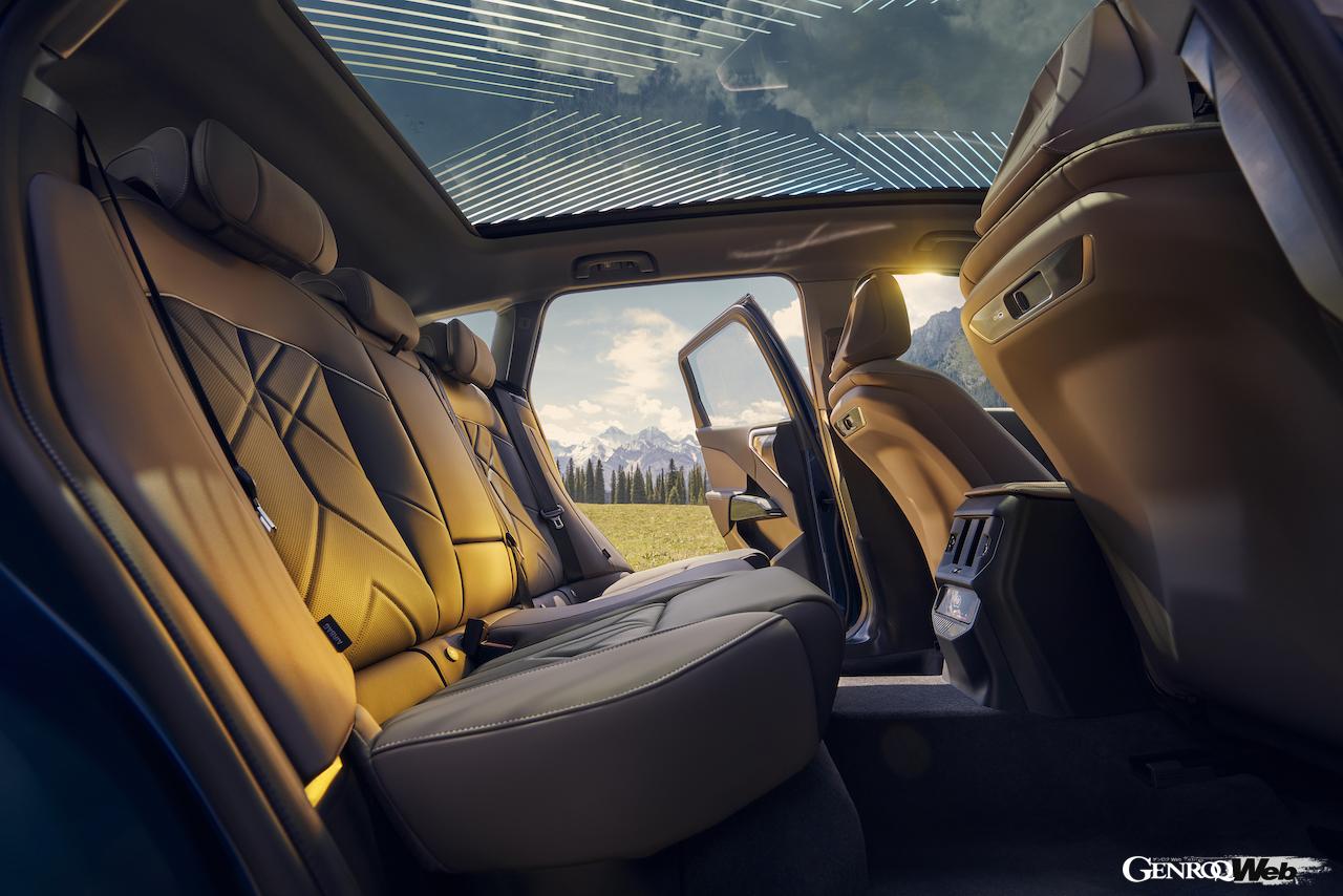 中国市場専用に開発された「BMW X3」ストレッチ仕様のインテリア。