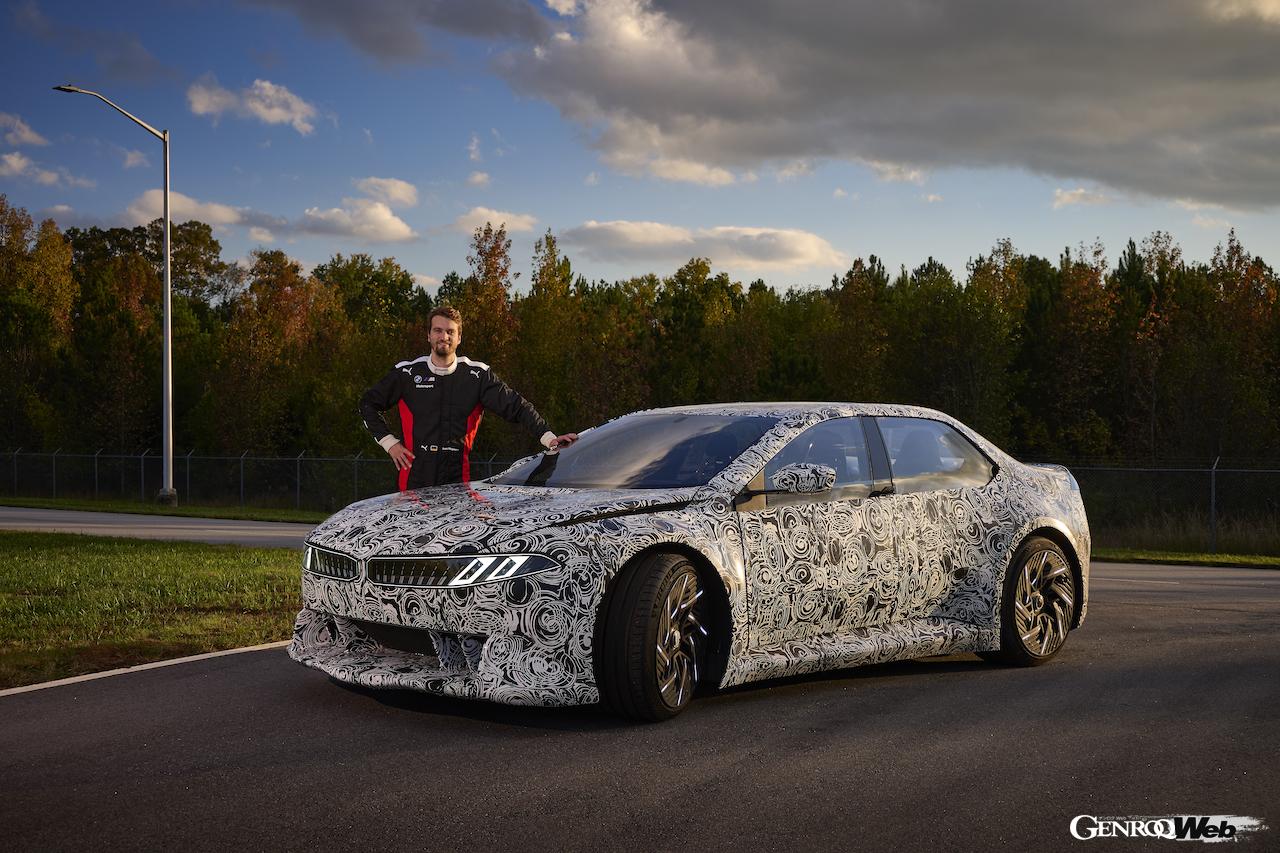 BMWは、レーシングドライバーのイェンス・クリングマンによって、「BMW ヴィジョン ドライビング エクスペリエンス」のテストを開始した。