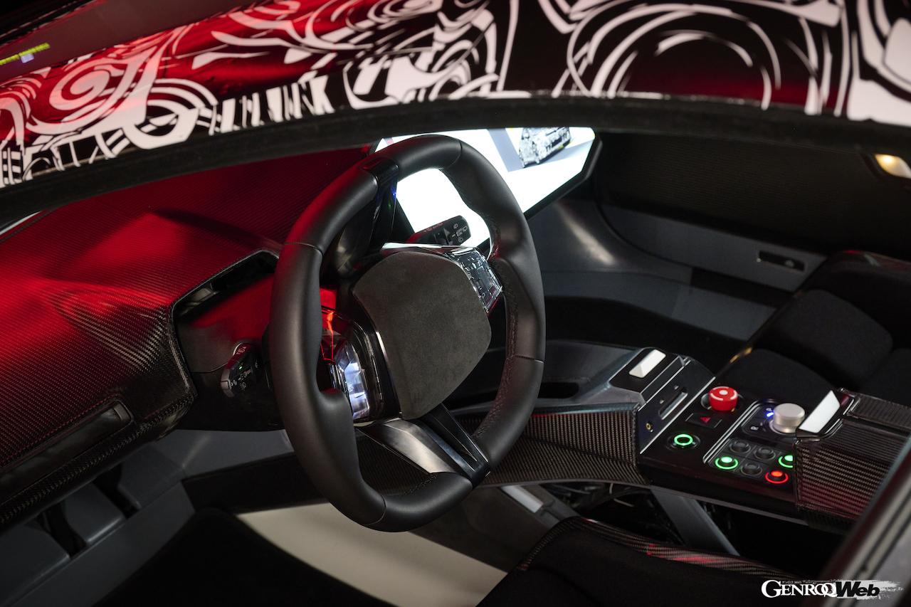 「BMW ヴィジョン ドライビング エクスペリエンス（VDX）」のコクピット。