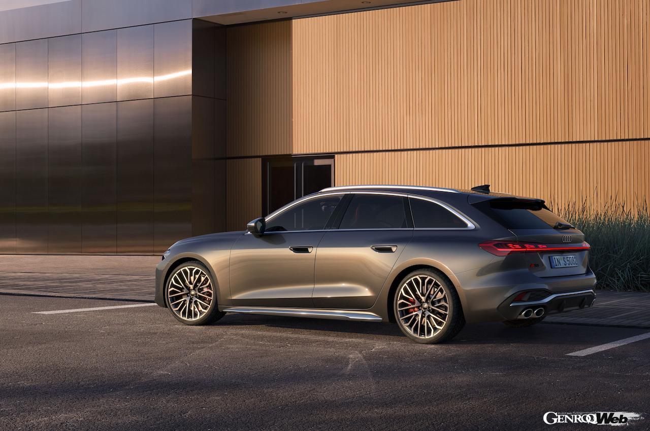 内燃機関搭載ミドルサイズサルーン新型「S5 アバント」のエクステリア。