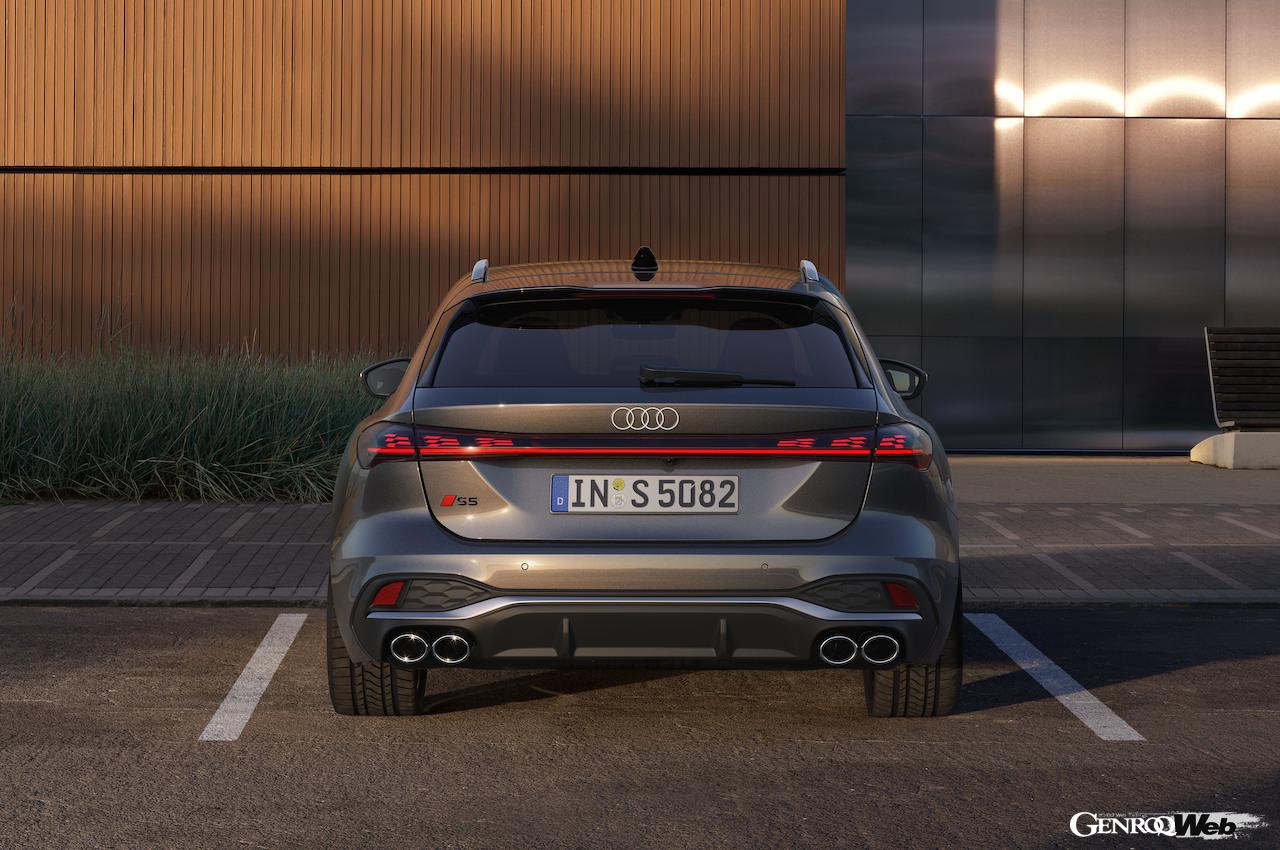 内燃機関搭載ミドルサイズサルーン新型「S5 アバント」のエクステリア。