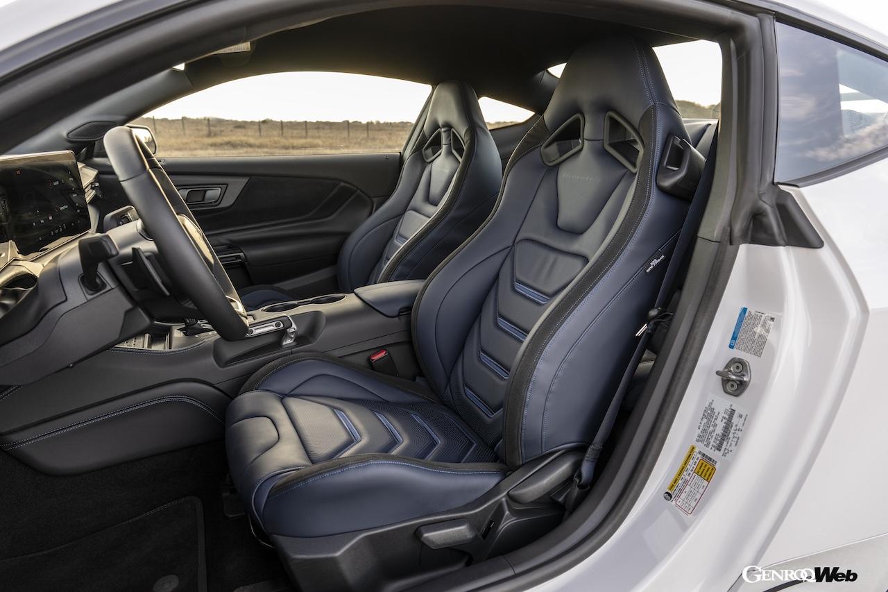 「ヘネシー スーパー ヴェノム マスタング」のコクピット。