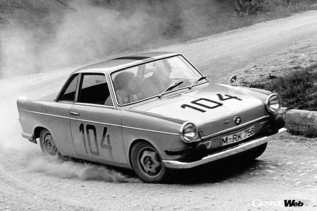 山岳レースで激走を見せる「700」。