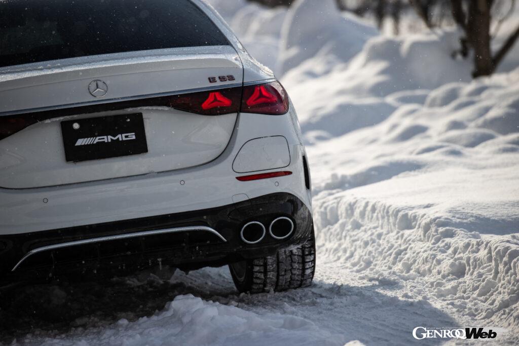 プラグインハイブリッドの充電リッドは右後ろに備わる。