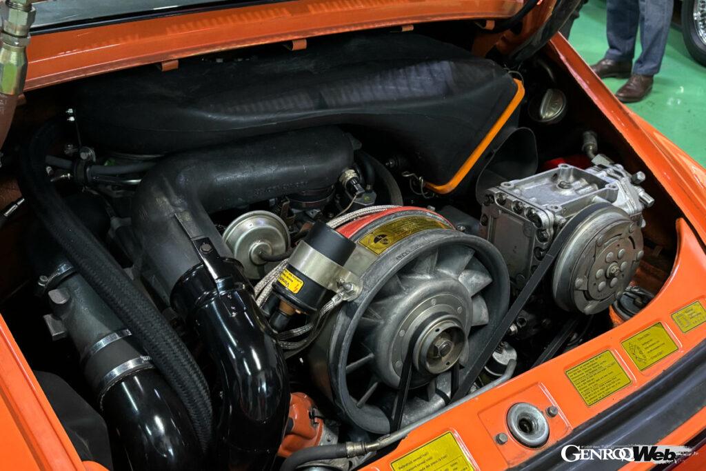 完全にオーバーホールされた3.0リッター水平対向6気筒ターボ。まだシングルターボで、インタークーラーもない。