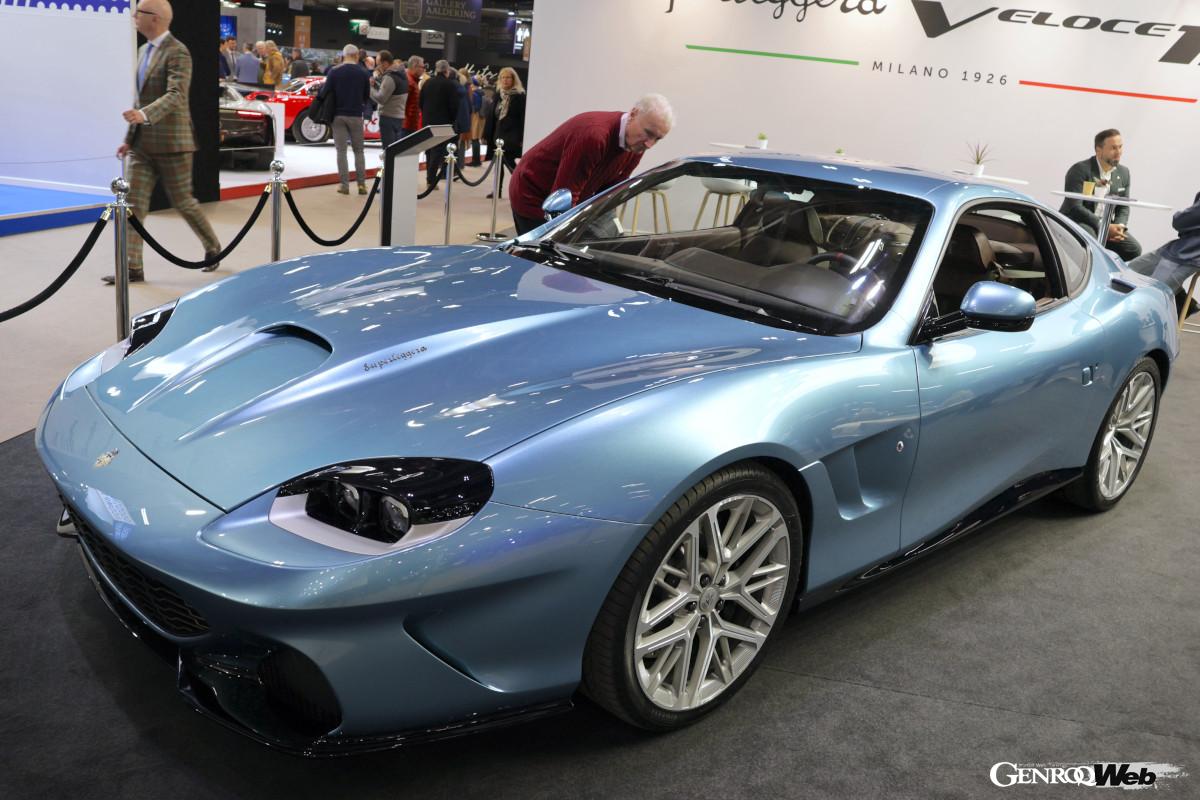 「トゥーリング・スーペルレッジェーラ・ヴェローチェ12」。5.5リッターV12エンジンは「550マラネッロ」の485PSに対して503PSにまで強化。標準の6速MTと組み合わせている。0-100km/h加速は4.4秒、最高速度は320km/h。