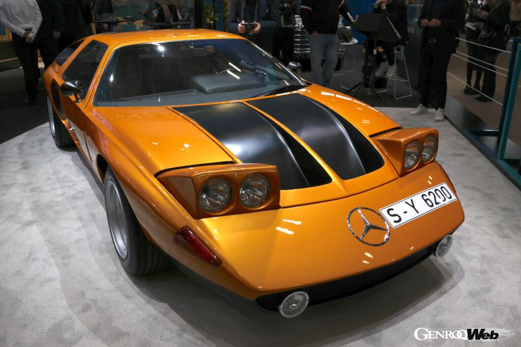 メルセデス・ベンツのヘリティッジ部門ブース。1970年「C111-Ⅱ」は、さすがに販売ではなく、展示車だったが……。