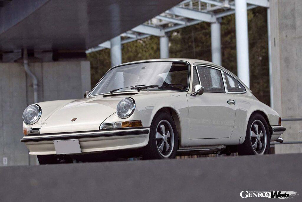 誕生以来、基本パッケージを変えずに60年以上も進化を続ける911。最新モデルが素晴らしいのはもちろんだが、過去のモデルもそれぞれが非常に魅力的な存在だ。中でも、911の魅力にはまった人が必ず行き着くのが、初代のナローモデルなのだ。