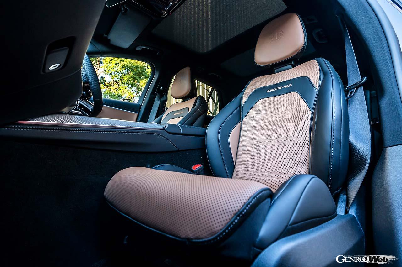 バックレストにAMGロゴがバッチリ刺繍されている快適性の高いシートを採用。ラゲッジルームは通常時460リットル、最大1675リットルの容量を誇る。