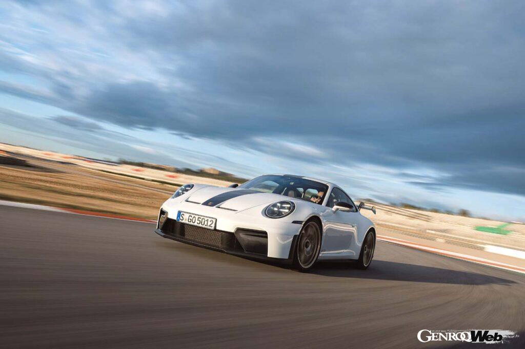 通常モデルのGT3にはじめてヴァイザッハパッケージが設定された。サーキットを攻めたい向きはヴァイザッハパッケージがベストの選択だろう。