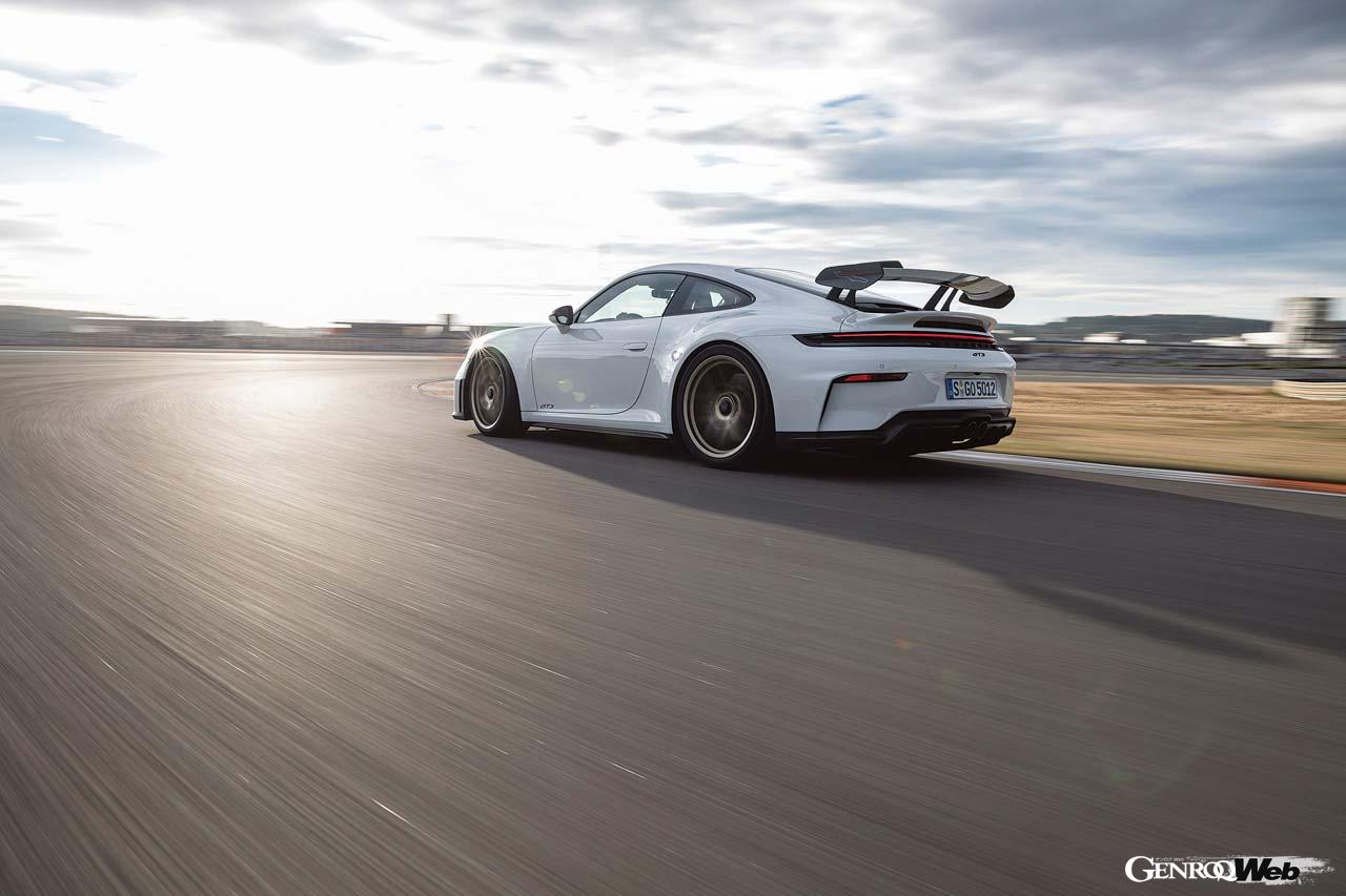 サーキットではシャープなハンドリングになったが、よりシビアさを増したヴァイザッハパッケージ。玄人向けのセッティングだ。