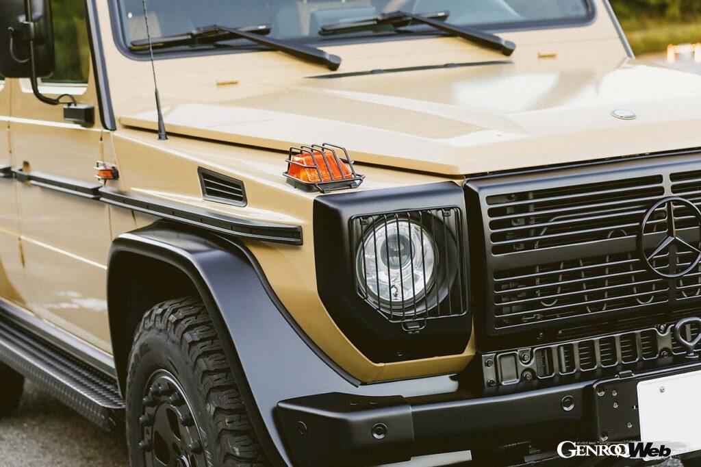これはW463型AMG G63にして、しかも限定63台のエクスクルーシブエディション。デジーノサンドのインテリアがその象徴だ。本稿で記したようにW460/W461純正部品のほかオリジナルパーツを組み合わせてW460風情へと誘った。ホイールは新作のBLS18。LT265/6518のBFグッドリッチ・オールテレーンT/A KO3を履く。