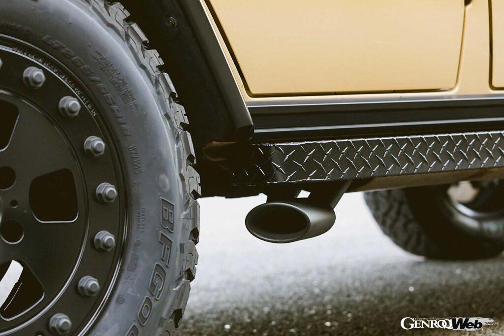 これはW463型AMG G63にして、しかも限定63台のエクスクルーシブエディション。デジーノサンドのインテリアがその象徴だ。本稿で記したようにW460/W461純正部品のほかオリジナルパーツを組み合わせてW460風情へと誘った。ホイールは新作のBLS18。LT265/6518のBFグッドリッチ・オールテレーンT/A KO3を履く。