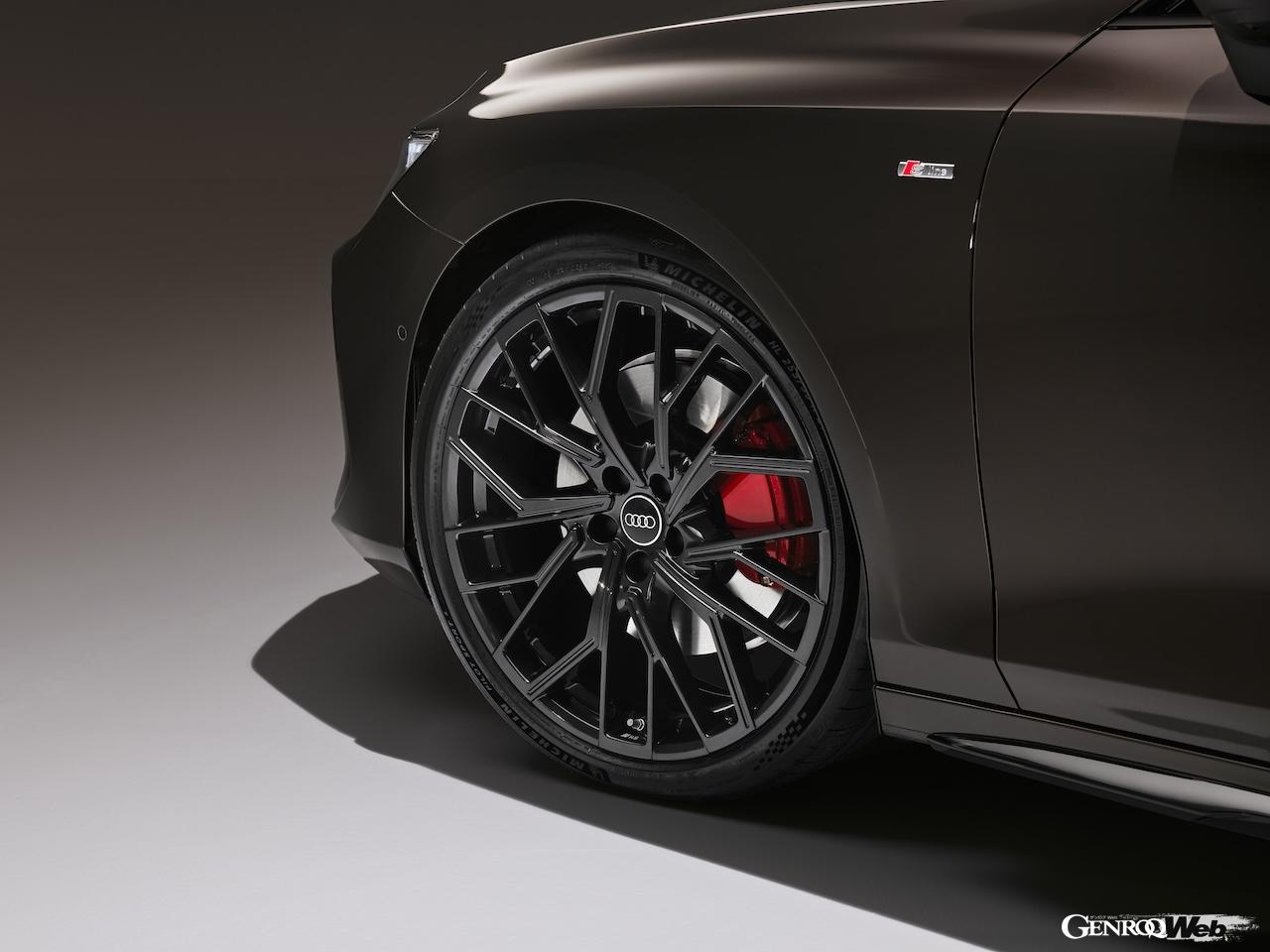 「アウディ A6 アバント」内燃機関搭載モデルのエクステリア。