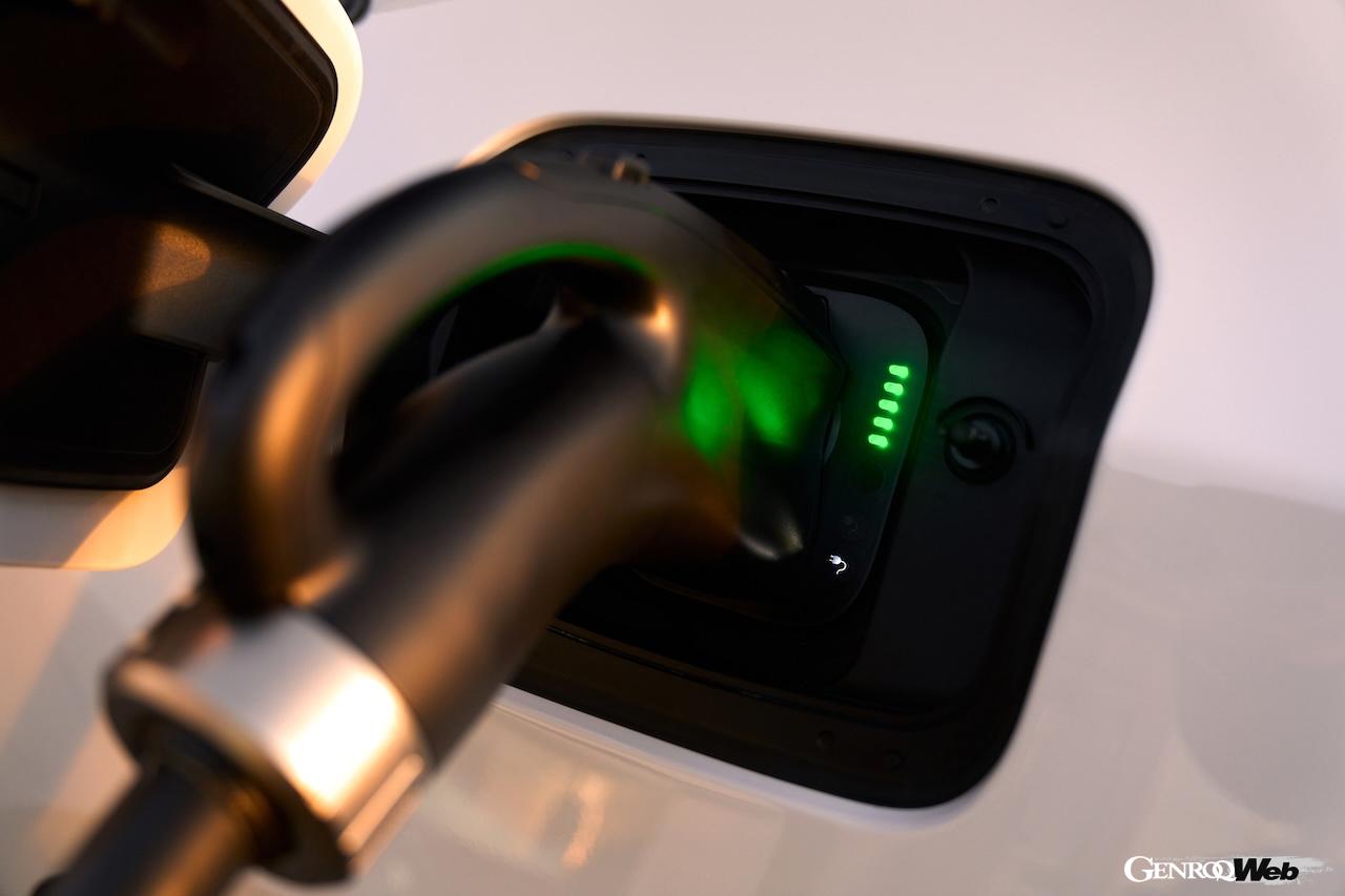 フル電動パワートレインを搭載する「ダッジ チャージャー デイトナ」。