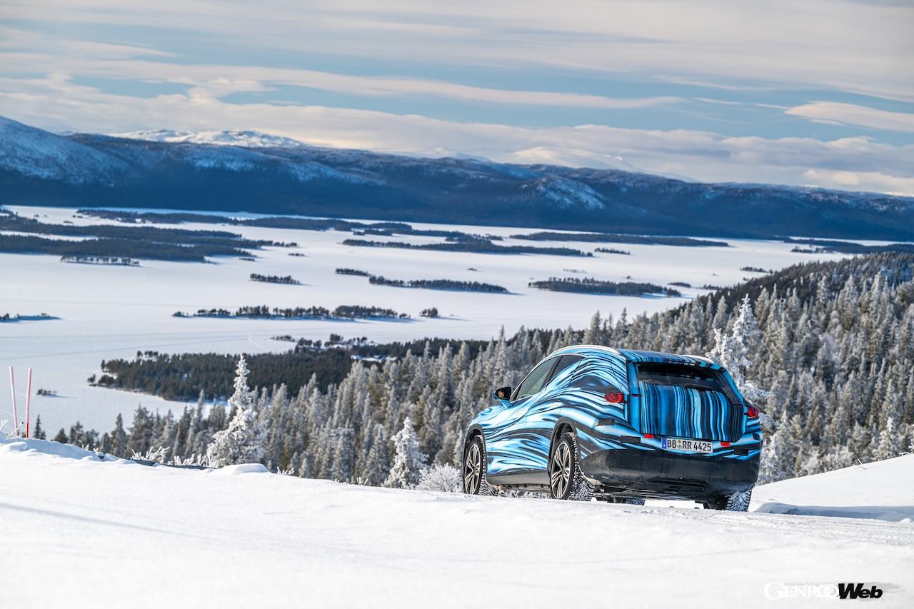 スウェーデンのアリエプローグで行われた、新型「メルセデス・ベンツ GLC with EQ テクノロジー」の寒冷地テスト。