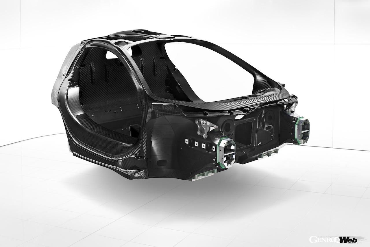 マクラーレン F1に続く、「1」をネーミングに採用したアルティメットシリーズとして「P1」は開発された。