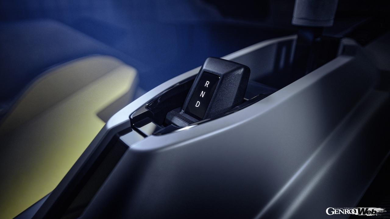 フル電動スポーツ「ルノー 5 ターボ 3E」のコクピット。