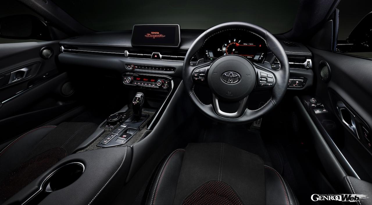 一部改良を実施した「トヨタ GR スープラ RZ」のコクピット。